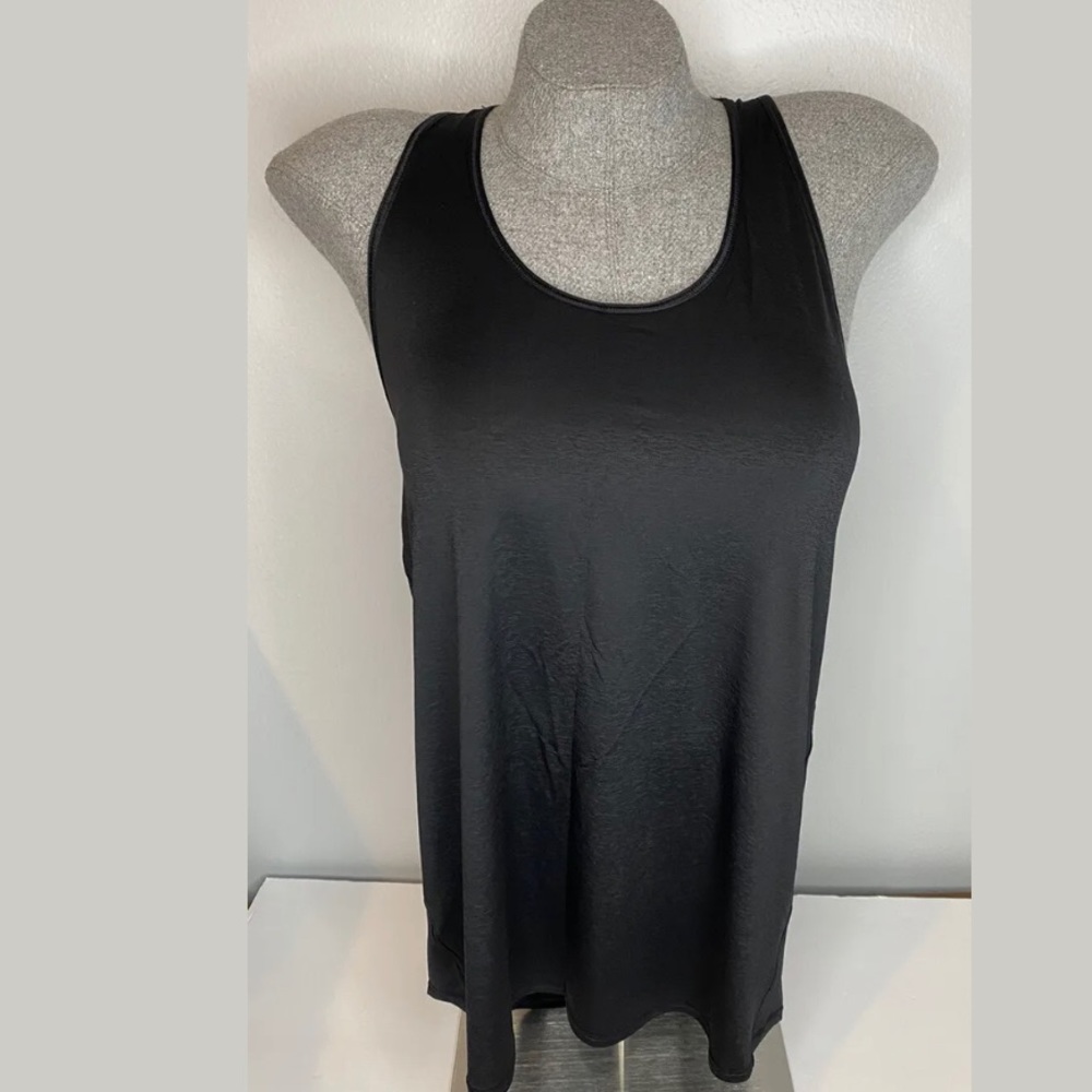 New with tags Lululemon black pleated essential tank top size 8